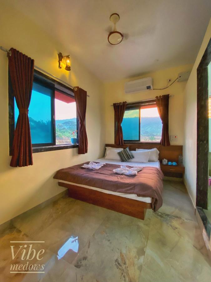 Vibe Meadows Villa With Private Swimming Pool Near Kashid Beach Exteriör bild